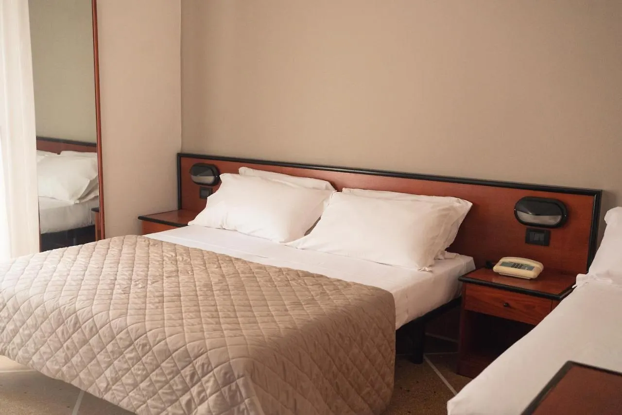 Lime Hotel Римини 3*,