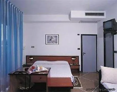 ***  Lime Hotel Римини Италия